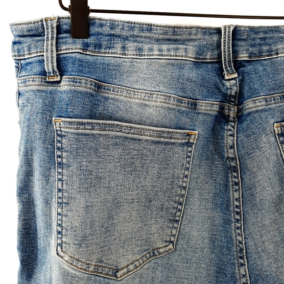 Pistola Distressed Jeans - Picture 6 of 7